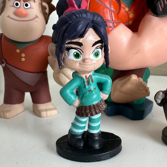 Disney Wreck-It Ralph Action Figures - Picture 9 of 13
